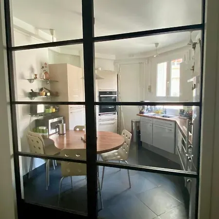 Maison Auguste * باريس
