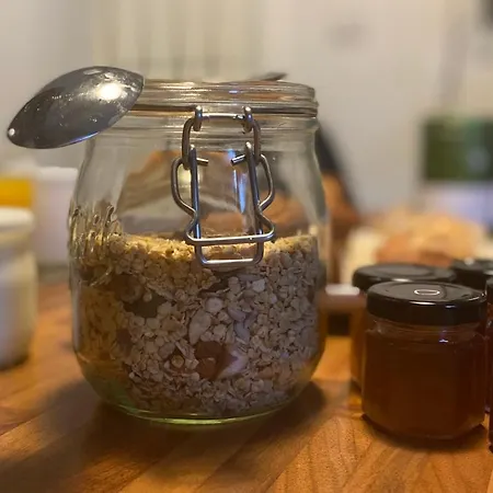 לינה וארוחת בוקר Maison Auguste