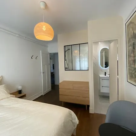 Maison Auguste לינה וארוחת בוקר