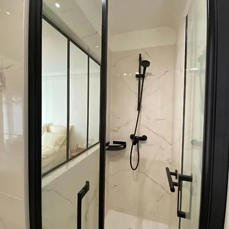 לינה וארוחת בוקר Maison Auguste פריז