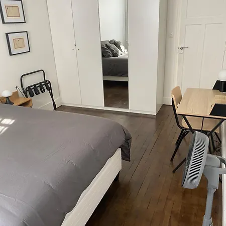 Maison Auguste לינה וארוחת בוקר