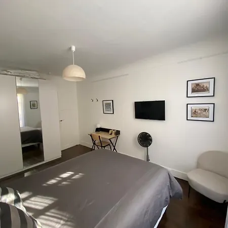 Maison Auguste * פריז