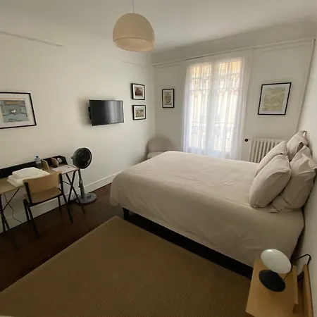 Maison Auguste לינה וארוחת בוקר *